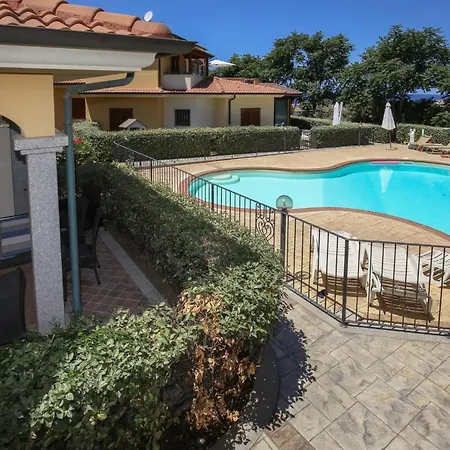 Swimming Pool And Relax Apartment Castelsardo